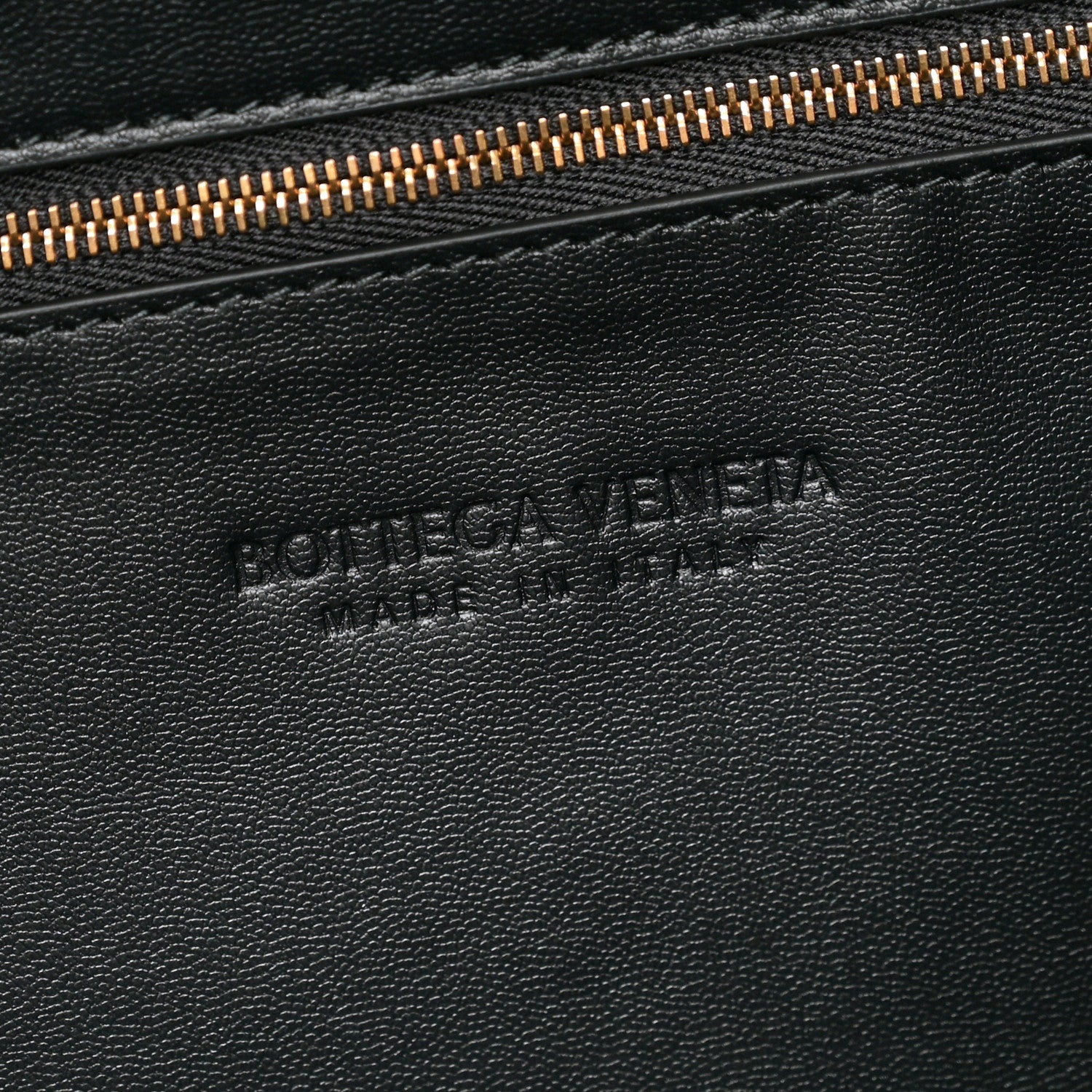 Bottega Veneta Silky Calfskin Large Hop Black