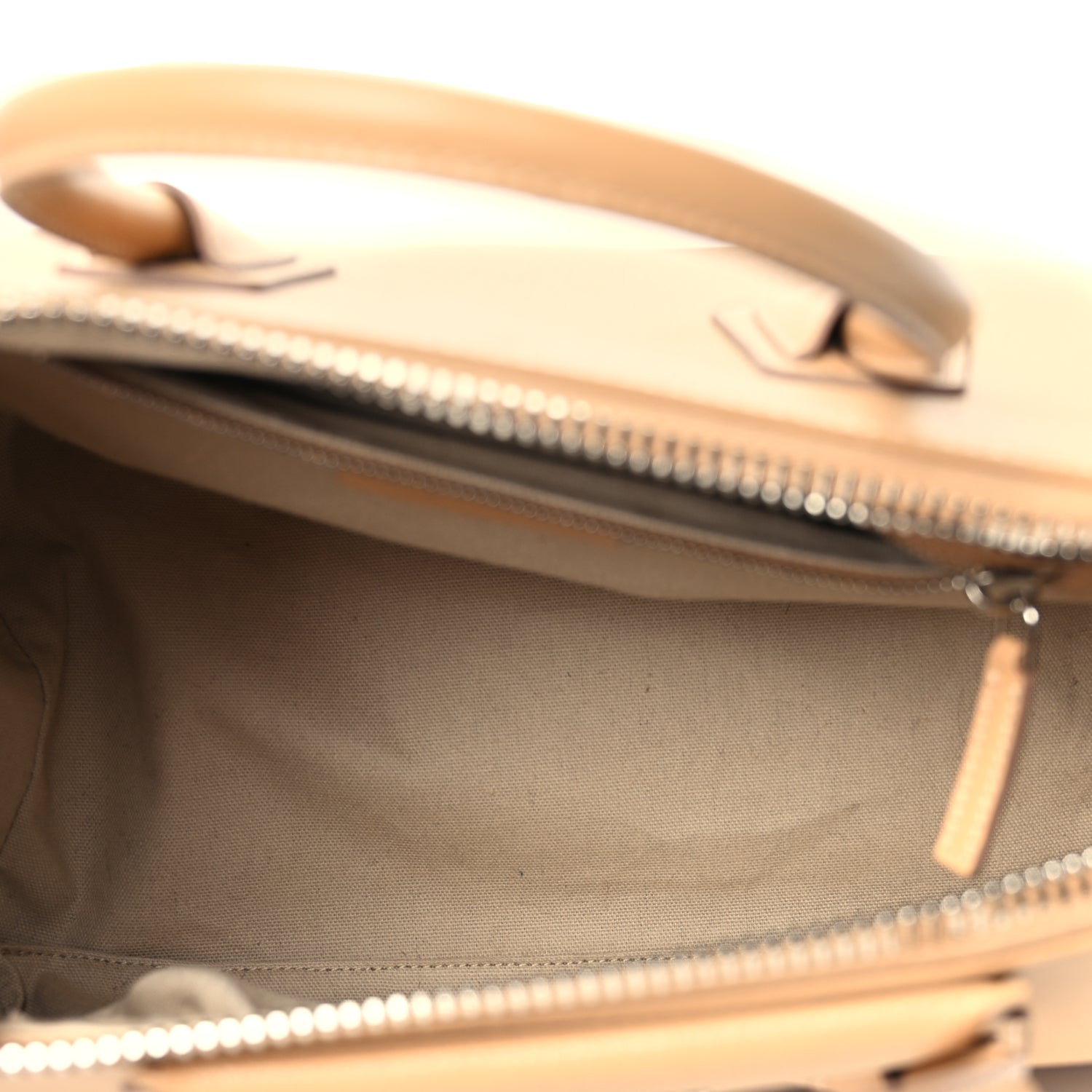 Givenchy Sugar Goatskin Medium Antigona Light Beige